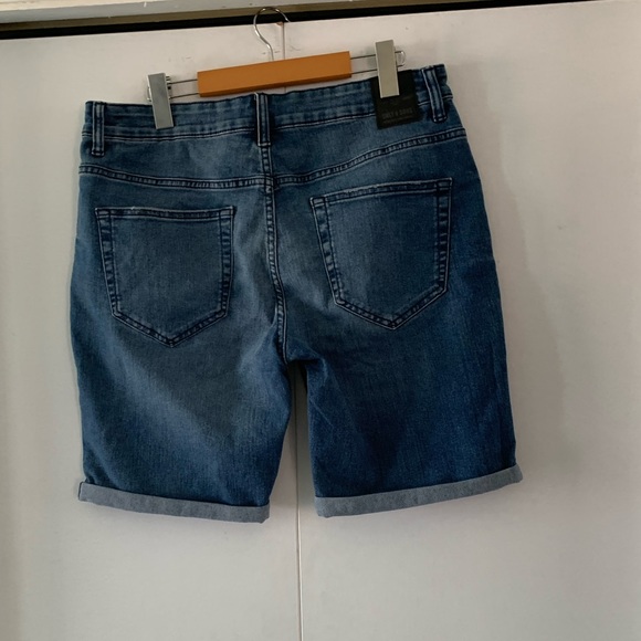 Men’s Jean Short - Picture 3 of 4